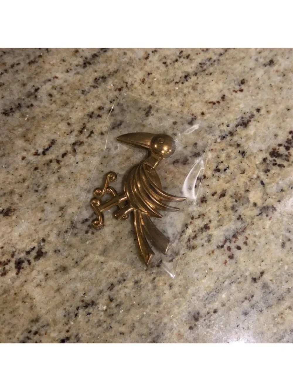 Vintage Songbird Toucan Crow Parrot Gold Brass Tone Pin